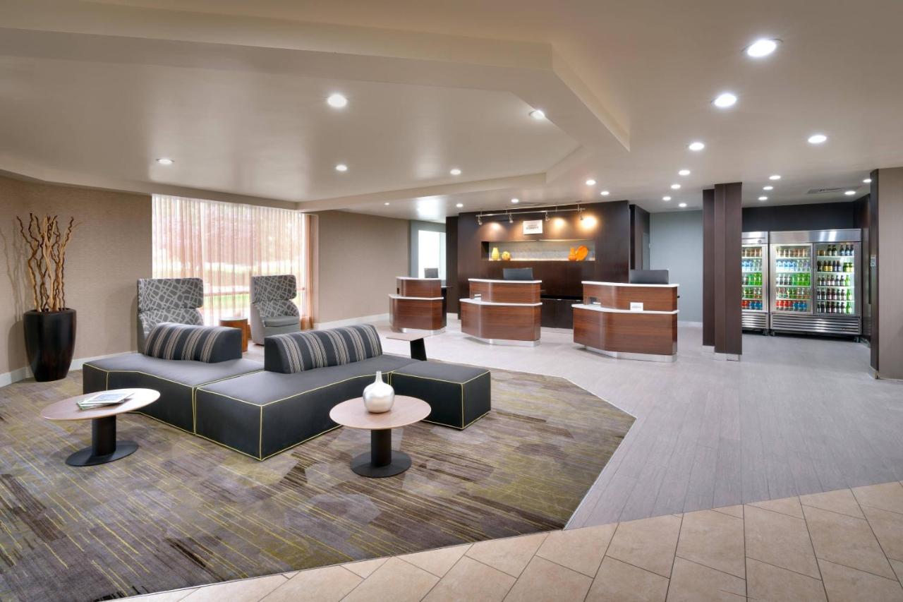 Courtyard By Marriott Charlotte Airport/Billy Graham Parkway Hotell Exteriör bild