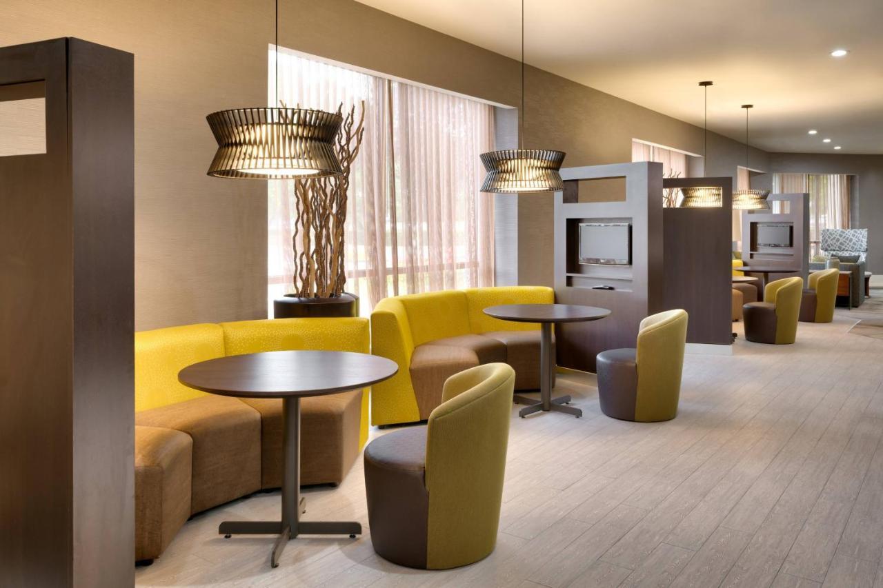 Courtyard By Marriott Charlotte Airport/Billy Graham Parkway Hotell Exteriör bild