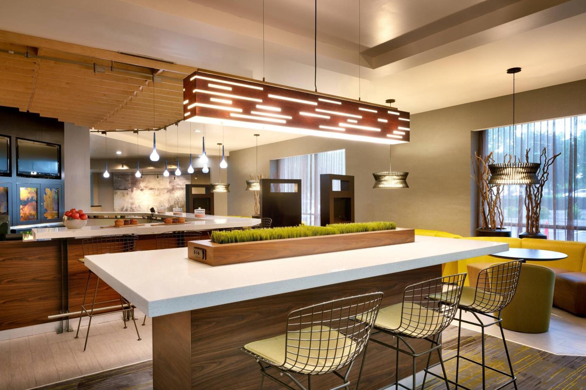 Courtyard By Marriott Charlotte Airport/Billy Graham Parkway Hotell Exteriör bild