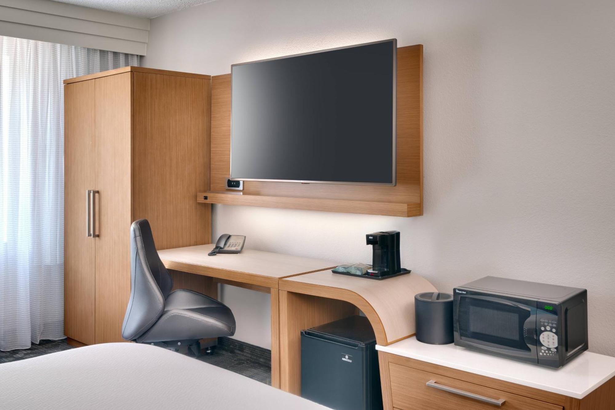 Courtyard By Marriott Charlotte Airport Loso Exteriör bild