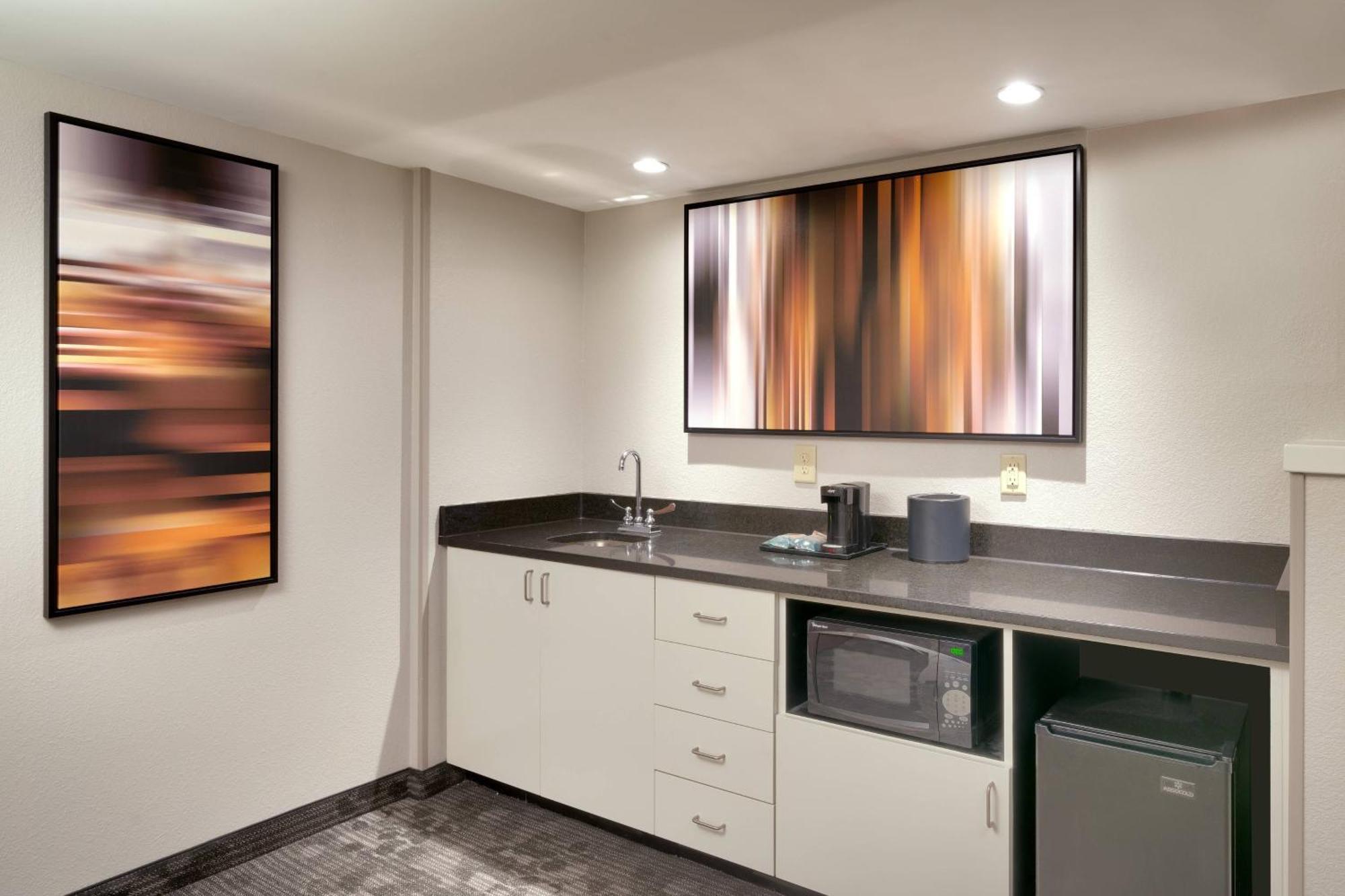 Courtyard By Marriott Charlotte Airport Loso Exteriör bild