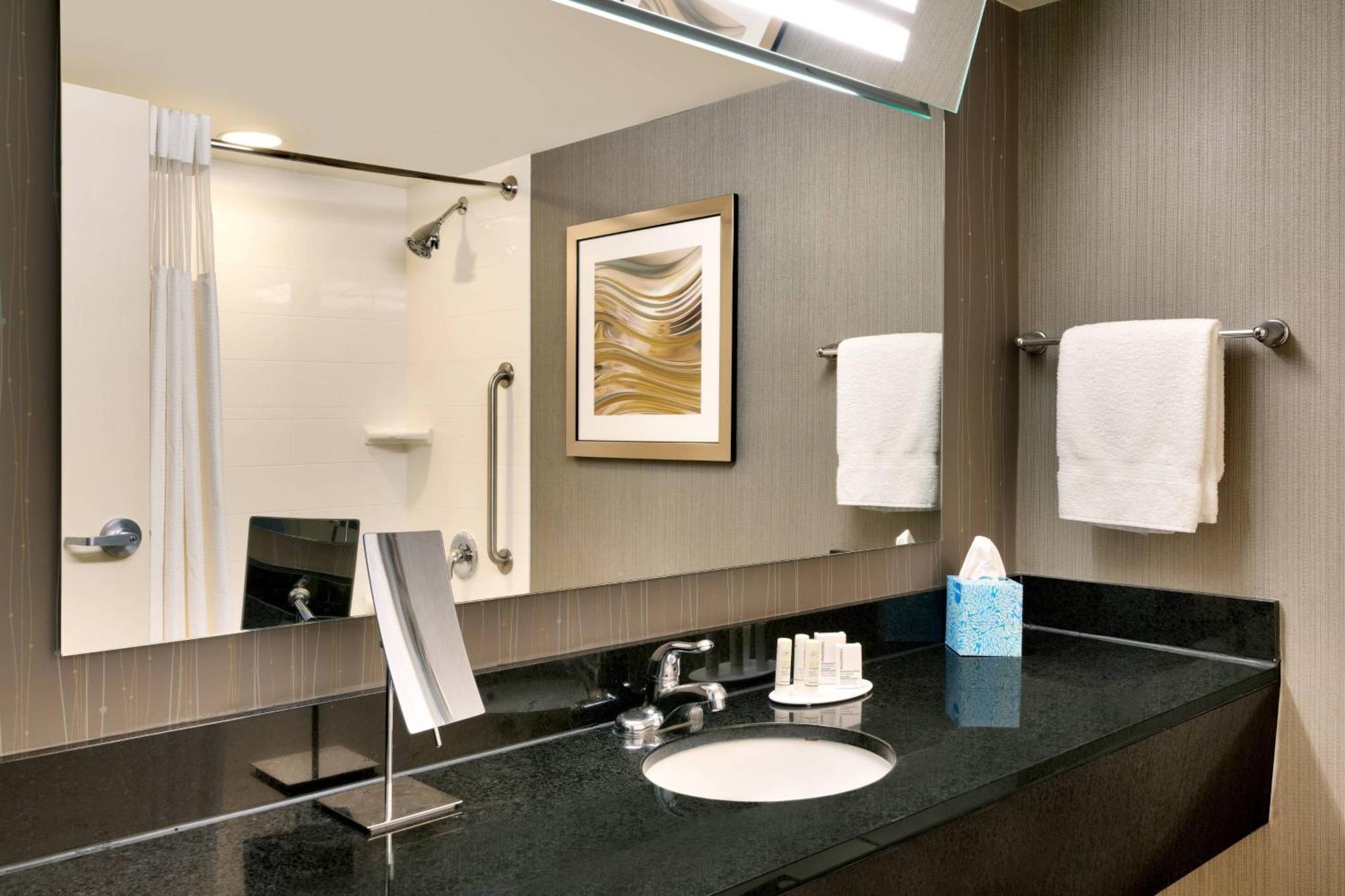 Courtyard By Marriott Charlotte Airport Loso Exteriör bild