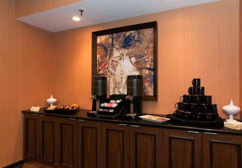 Courtyard By Marriott Charlotte Airport Loso Exteriör bild