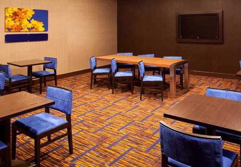 Courtyard By Marriott Charlotte Airport/Billy Graham Parkway Hotell Exteriör bild